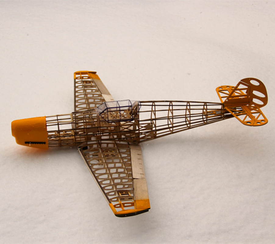 البلسا الخشب طائرة عدة مع الإط - مراجعة Model Kit Plane وسعره
