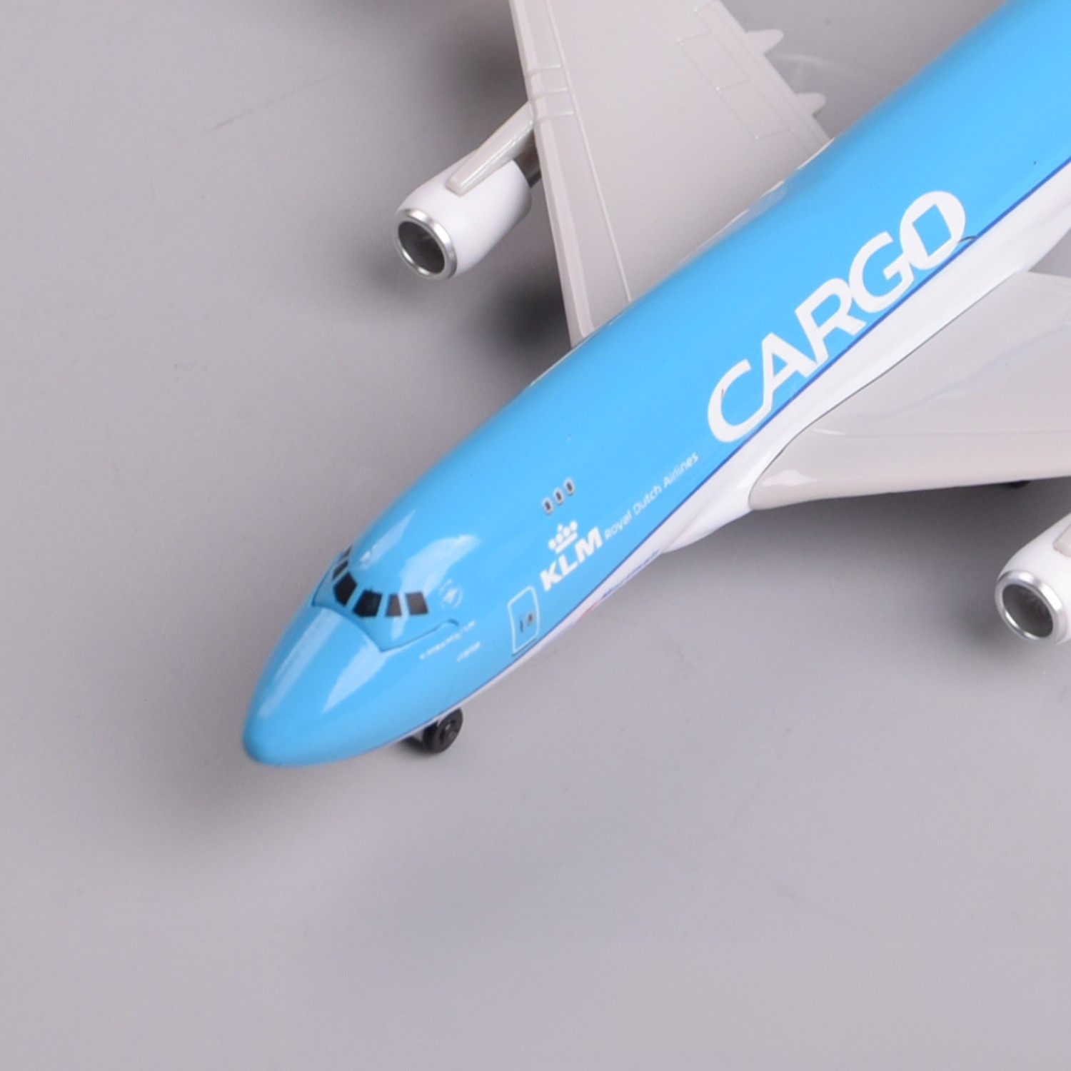 نموذج طائرة شحن KLM B747 مصغرة - مراجعة Model Kit Plane وسعره