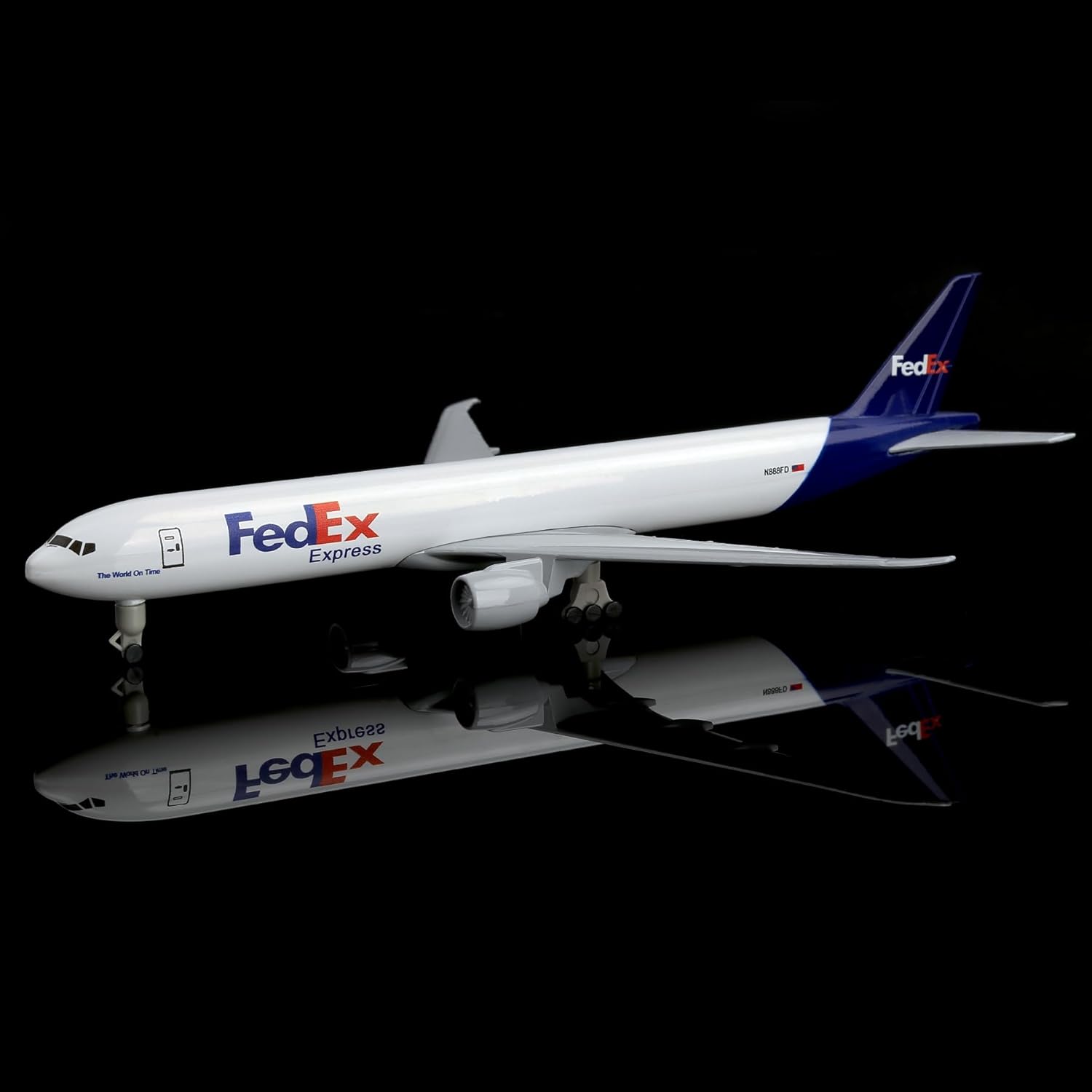 طائرة فيديكس B777 نموذجية بطول - مراجعة Model Kit Plane وسعره