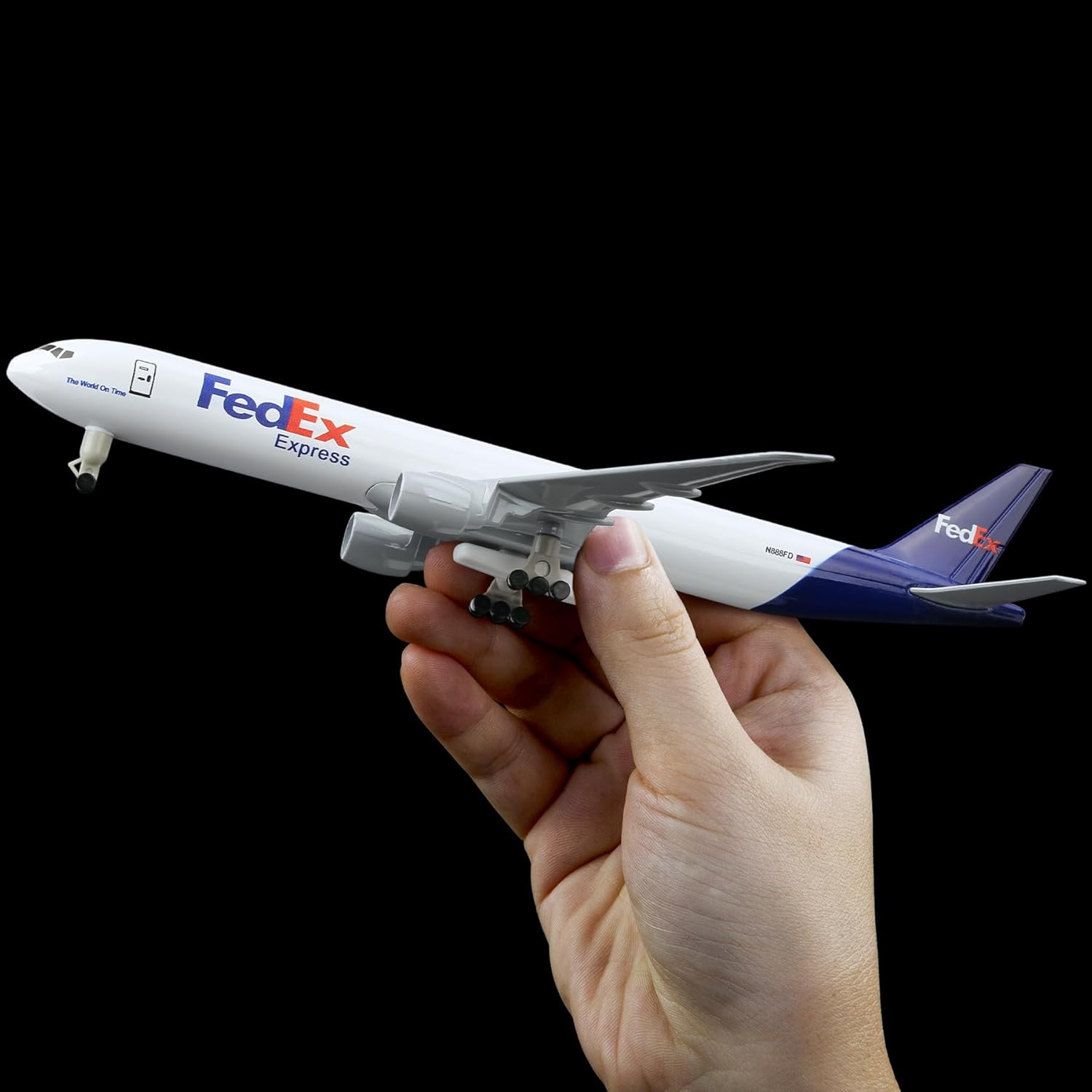 طائرة فيديكس B777 نموذجية بطول - مراجعة Model Kit Plane وسعره