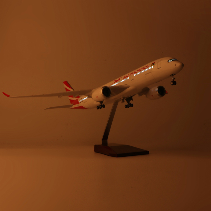 نموذج طائرة موريشيوس A350 بطول - مراجعة Model Kit Plane وسعره